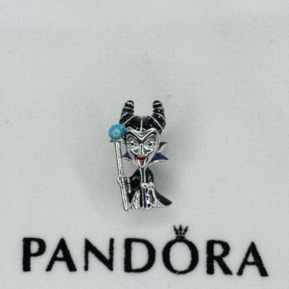 Disney Villains Maleficent Charm - Picture 2 of 3